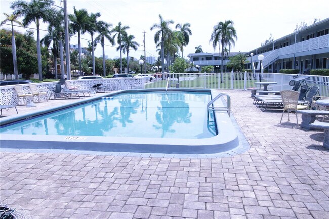 Building Photo - 600 Layne Blvd