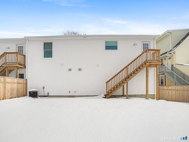 Building Photo - 1974 Kings Hwy