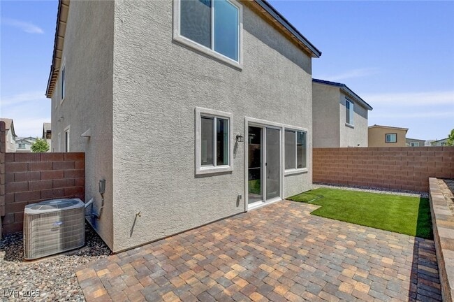 Building Photo - 8929 Pebble Sand St