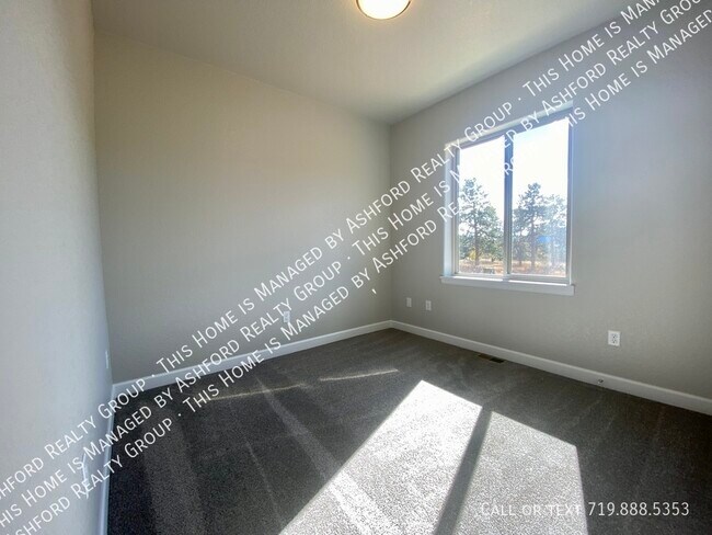 Building Photo - 520 Brecken Ct