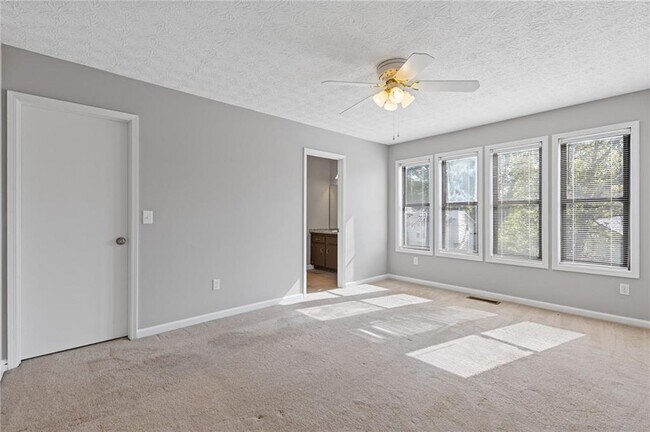 Building Photo - 4811 Nevilly Way
