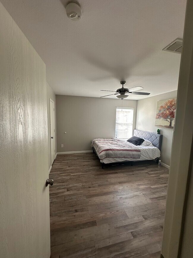 Building Photo - 2729 Peach Dr