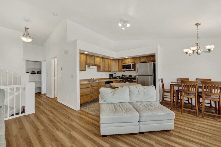 Building Photo - 1006 San Fernando St