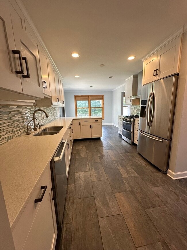 Building Photo - 567 Lorelei Dr