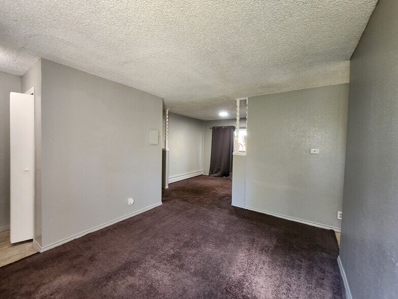 Building Photo - 1363 Mobile St