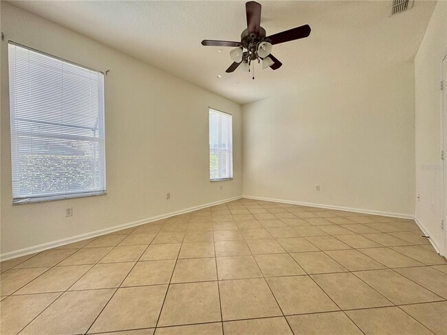 Building Photo - 8029 King Palm Cir
