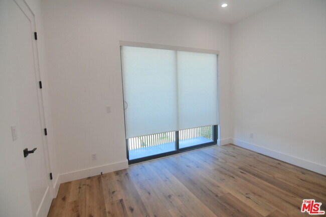 Building Photo - 10810 Peach Grove St