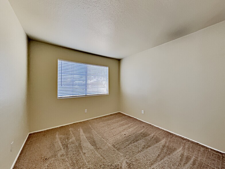 Building Photo - 918 Blue Arroyo Dr