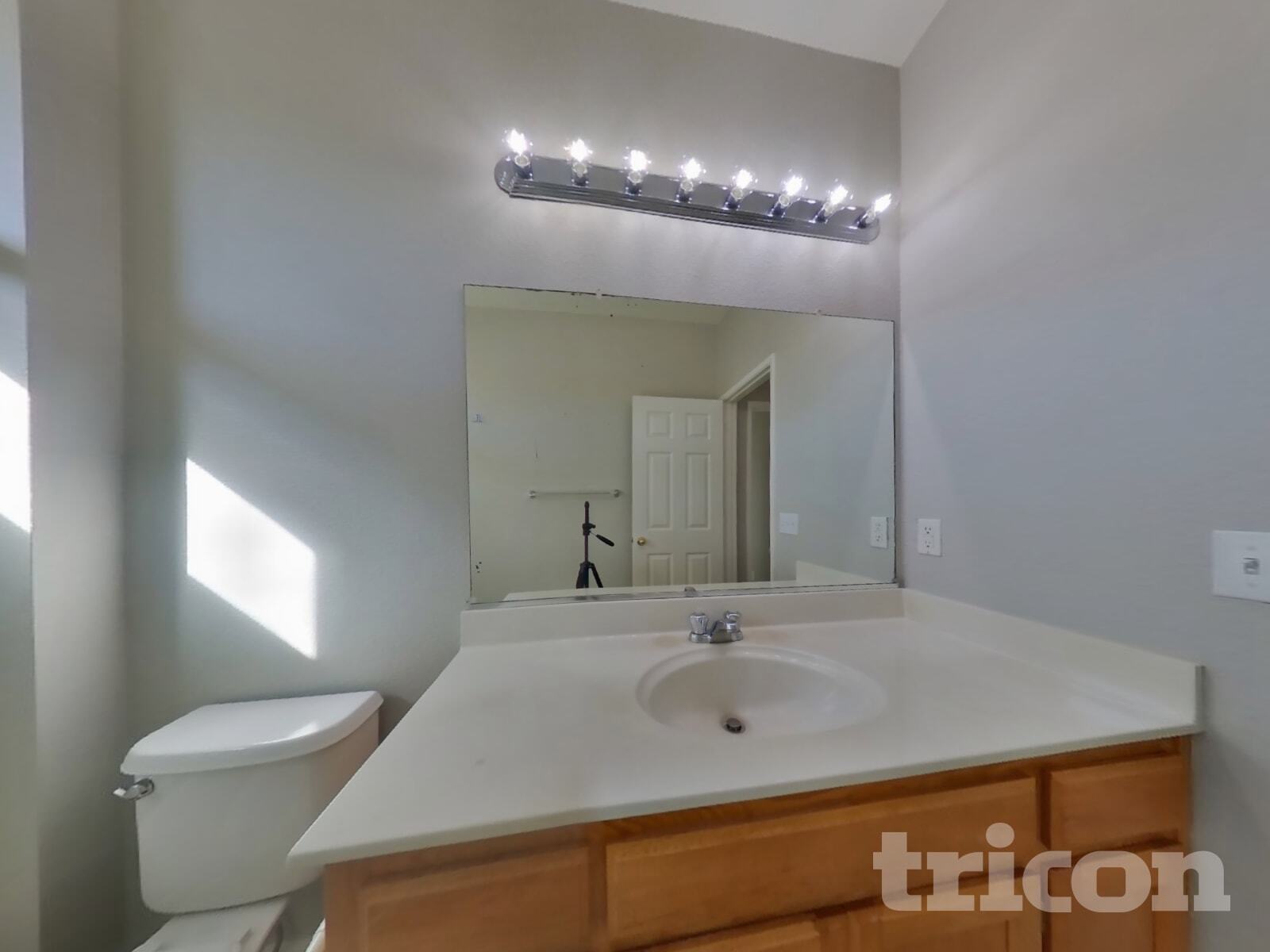 Building Photo - 1895 Bramblewood Dr