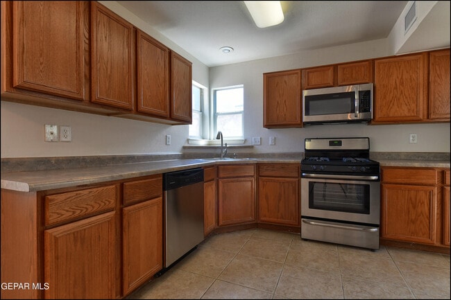Building Photo - 253 Summerbrooke Ct