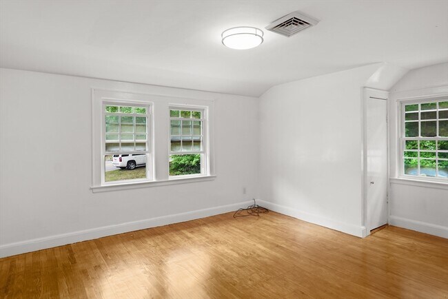 Building Photo - 334 Walpole St