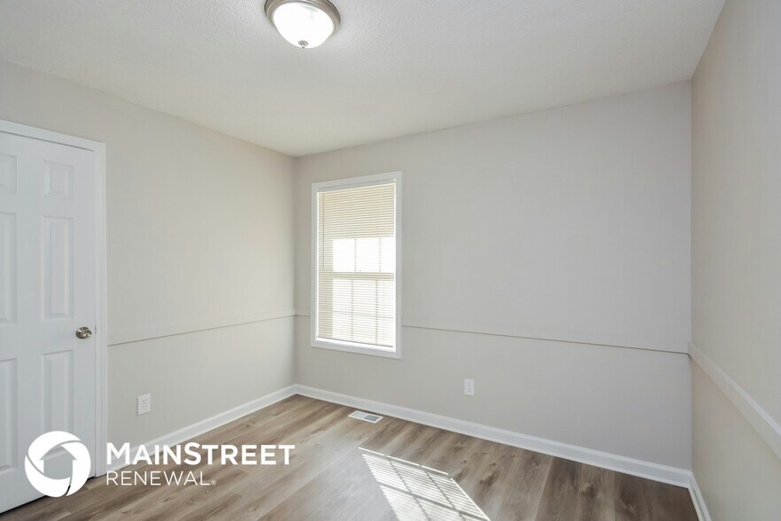 Building Photo - 10106 Stone St NW