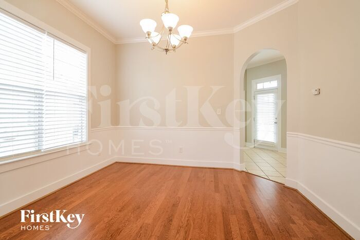Building Photo - 4572 Gibson Dr