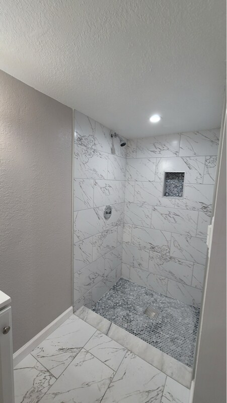 Building Photo - 7115 N Tampania Ave