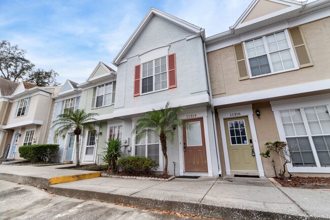 Building Photo - 2 Bed / 2.5 Bath Temple Terrace Townhouse ...