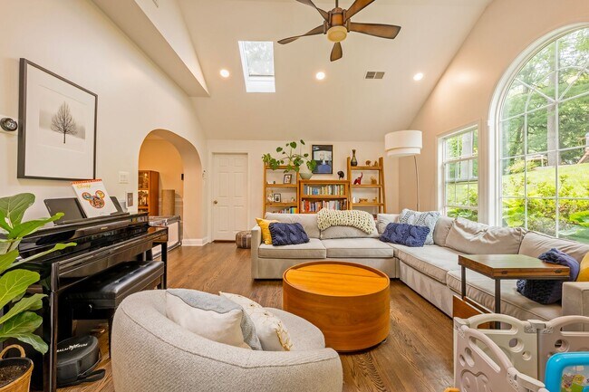Building Photo - Magical Home with the Yard of Your Dreams!