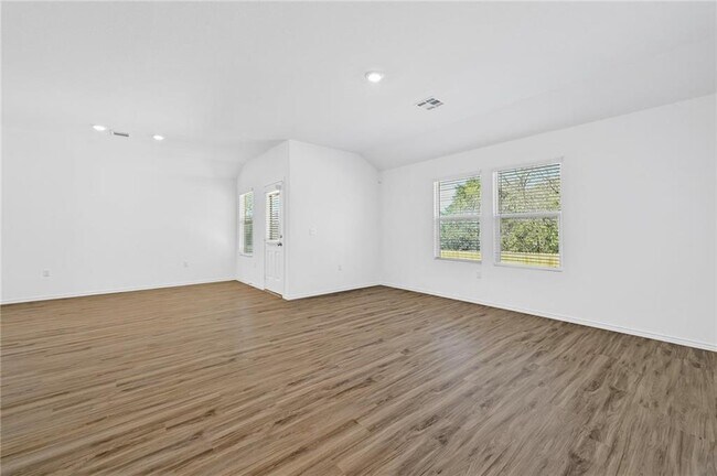 Building Photo - 10725 Steinbeck Dr