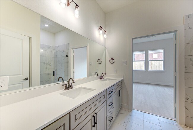 Building Photo - 4336 Avron Dr