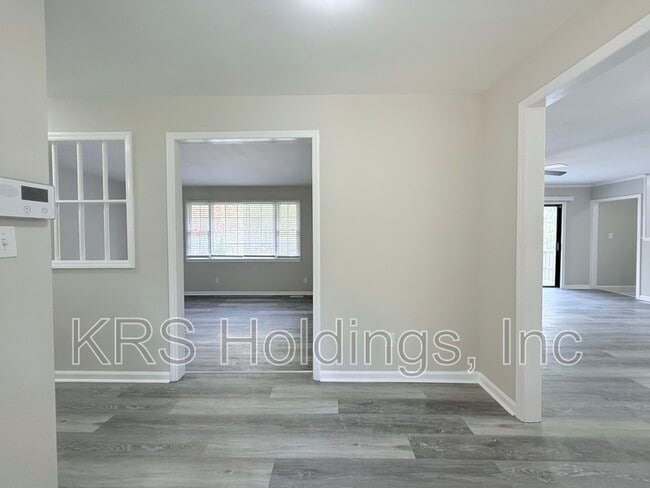 Building Photo - 4717 Willeva Dr