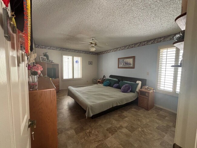 Building Photo - Lovely Long Term Unfurnished Home in 45+ Active Adult Resort Community of Leisure World