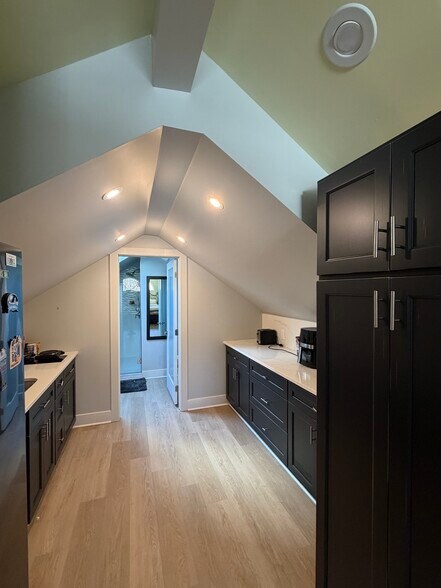 Building Photo - 216 S Sugan Rd