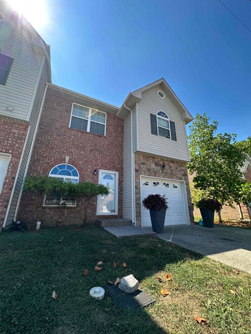 Building Photo - 827 Spence Enclave Ln