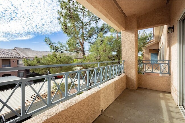 Building Photo - 301 Pine Haven St