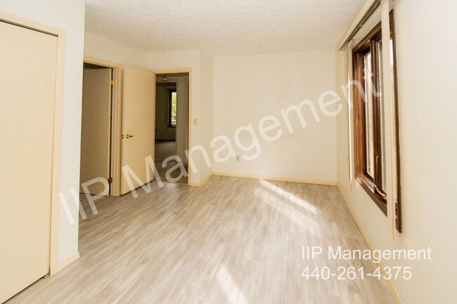 Building Photo - 10247 Danvers Dr