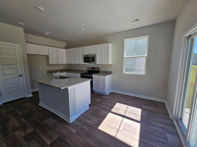 Building Photo - Waterway Commons - 4 Bedroom / Single Car ...