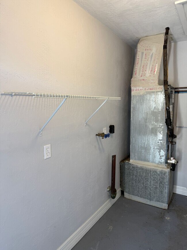 Building Photo - 5100/5102 24th Ave - Duplex