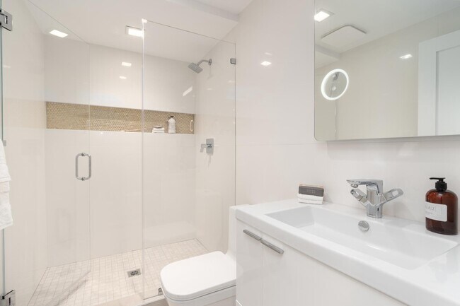 Building Photo - 1604 13th St NW