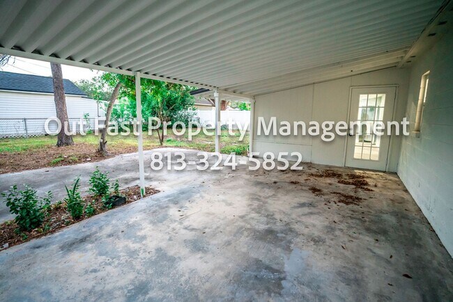 Building Photo - Bright Corner-Lot Home Near Bayshore and City Conveniences