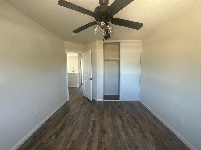 Building Photo - 1227 Kingfisher Dr