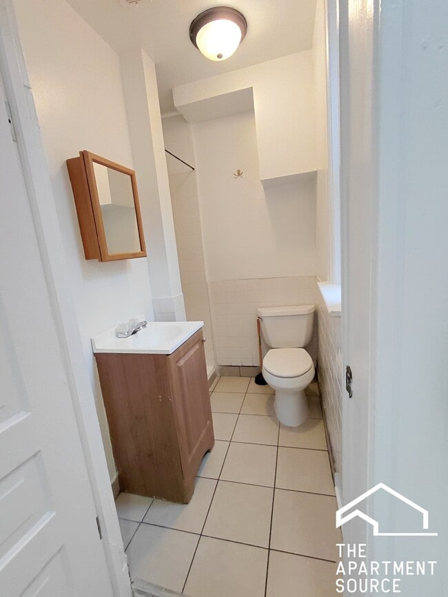 Building Photo - 2215 S Albany Ave