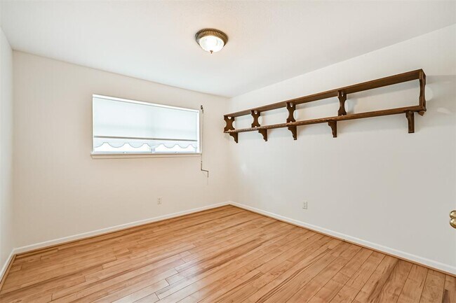 Building Photo - 2920 Heron Dr