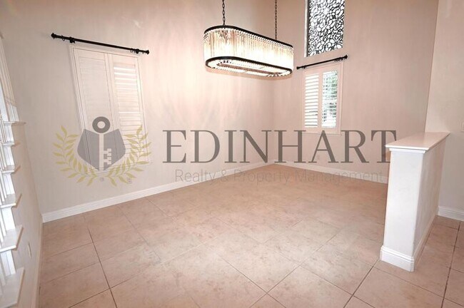 Building Photo - 11348 N Via Ventana Way