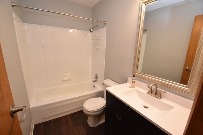 Building Photo - Upgraded Ranch Style Home in South Bend, IN