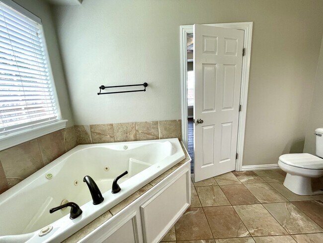 Building Photo - 4904 Caddo Creek Ct