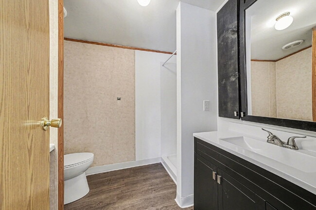 Building Photo - 3 Bedroom, 2 Bath Rental - $1450/month