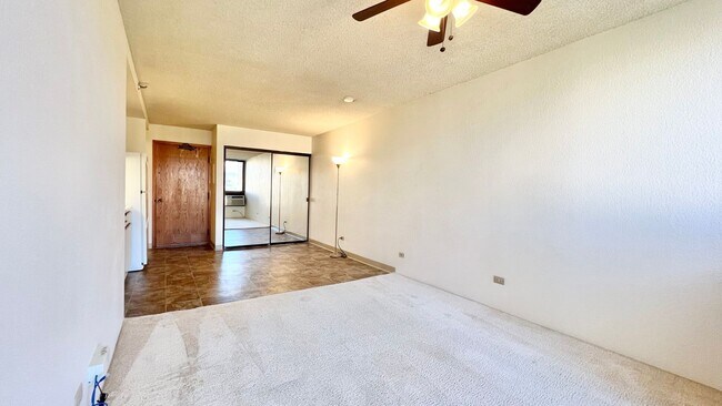 Building Photo - BEAUTIFUL GOLF COURSE VIEWS - SALT LAKE ST...