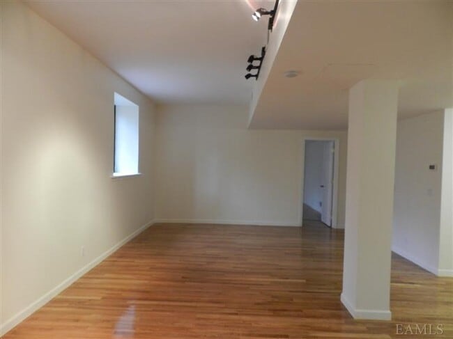 Building Photo - 108 Chateau Rive