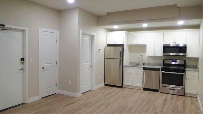 Building Photo - 62 Lowell St