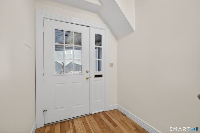 Building Photo - 49 Steamboat Wharf