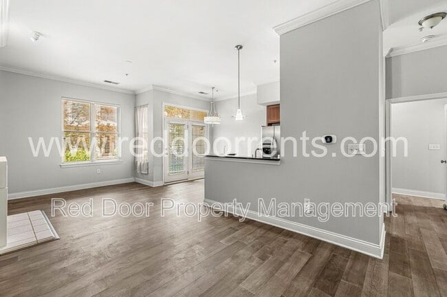 Building Photo - 355 E Ohio St