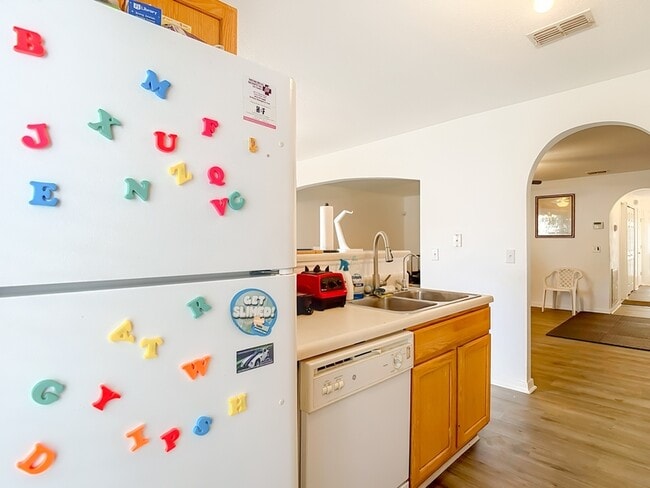 Building Photo - 9856 Ashburn Lake Dr