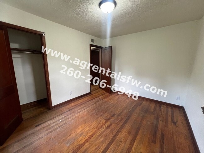 Building Photo - 2 Bedroom House