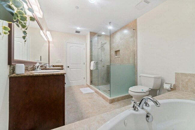 Building Photo - 1849 NE 26th Ave