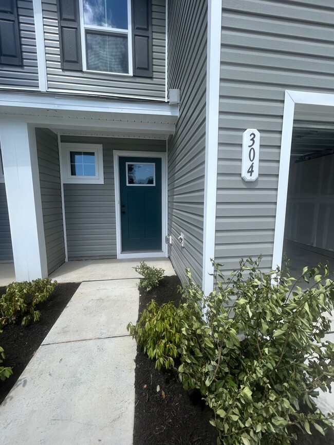 Building Photo - 304 Myrtle Grande Dr