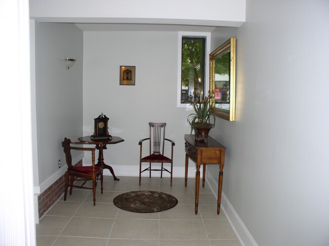 Front Lobby - 417 Evans St