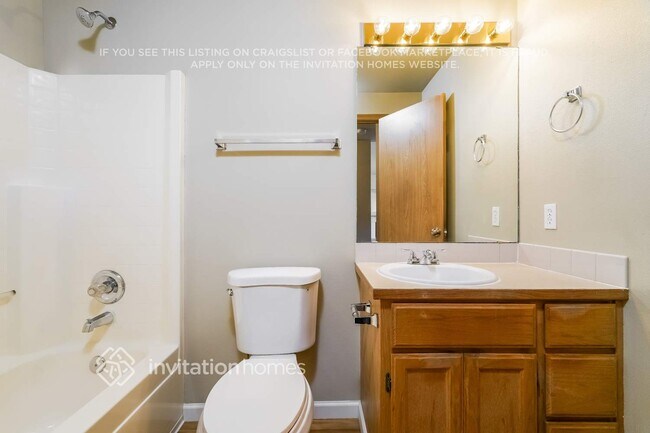 Building Photo - 17407 17th Ave E